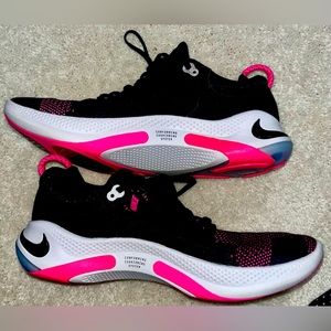 Nike conforming cushioning system joy run sneakers,Black/pinkBeaded sole, size10